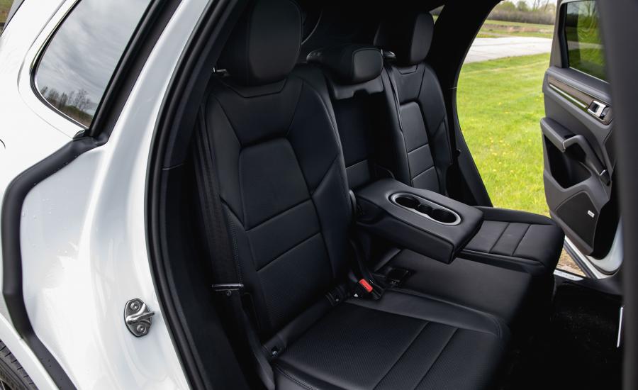 Интерьер Porsche Cayenne S (PO536) 2018 года  (NA) (фото 36 из 40)